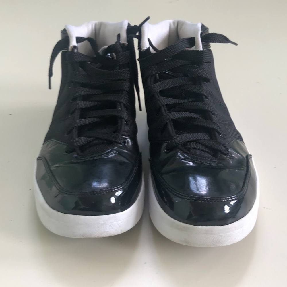 Nike Jordans Black - Picture 2 of 9